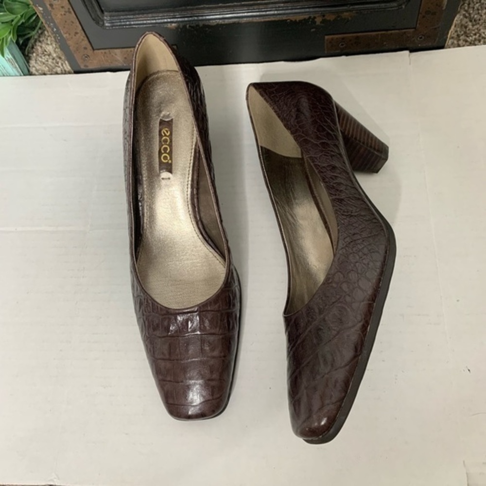 ECCO Leather Heels Sz 39